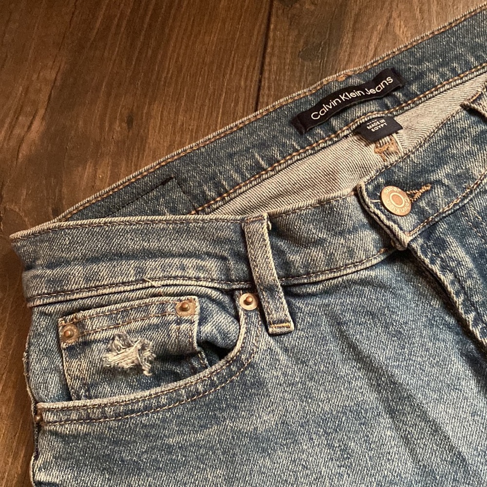 Calvin Klein High Rise Mom Jeans - Picture 5 of 7
